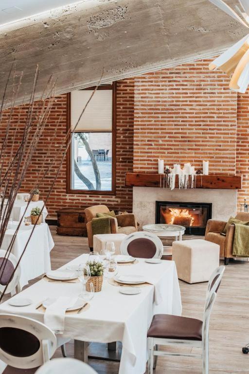 Hotel Restaurante El Montico Тордесільяс Екстер'єр фото