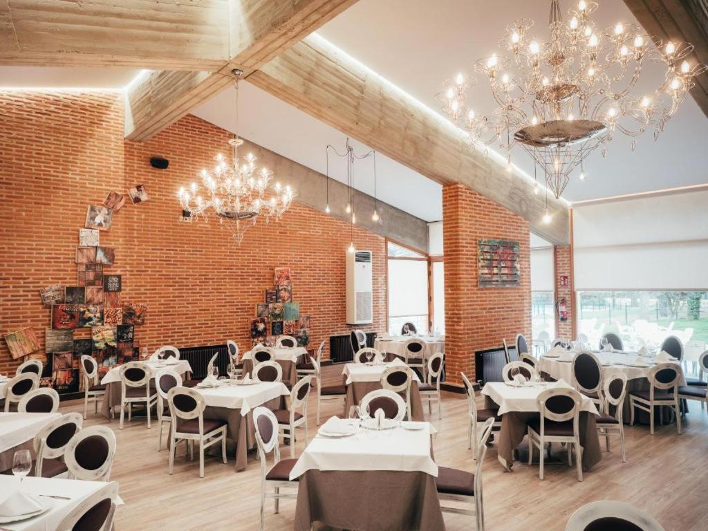 Hotel Restaurante El Montico Тордесільяс Екстер'єр фото